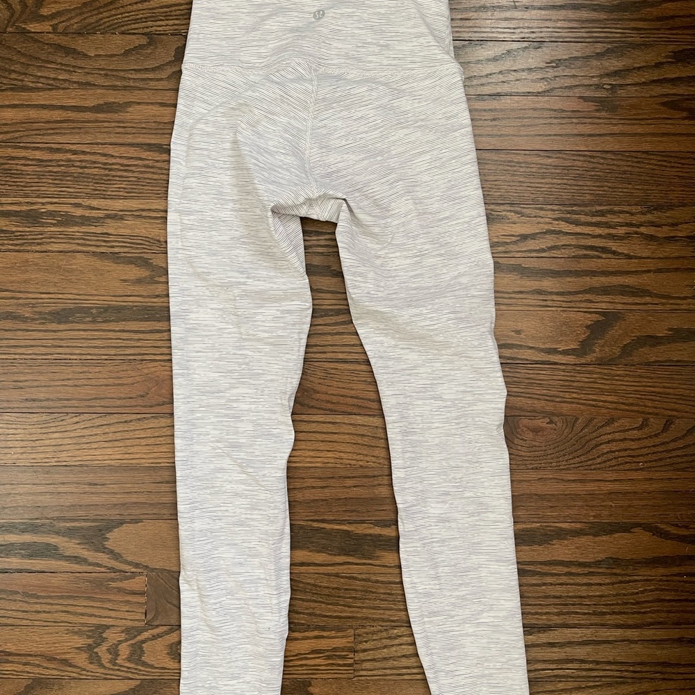 Lulu lemon align 25” Never Worn!!